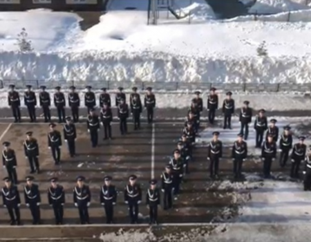 В Башкортостане кадеты выстроились в формы букв Z и V, поддержав российских военных на Украине