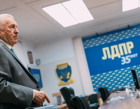 Спикер Госдумы опроверг информацию о смерти Владимира Жириновского