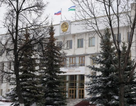 Глава Башкортостана проведет отдельные встречи с партийными фракциями Госсобрания Башкортостана