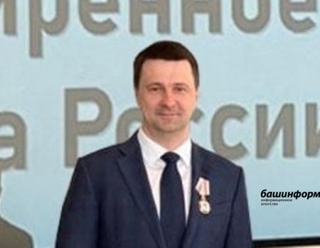Глава Башкортостана Радий Хабиров поздравил Максима Забелина с вручением ордена Пирогова