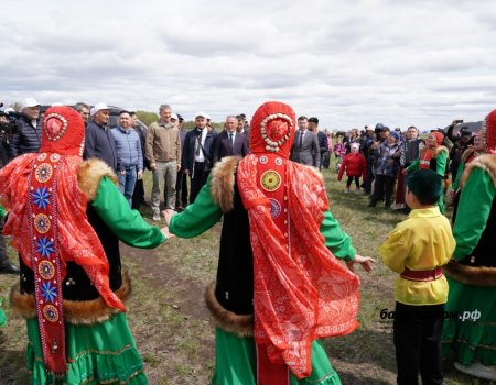 Радий Хабиров в селе Старый Сибай принял участие в районном мероприятии «Оҙон бәйге»
