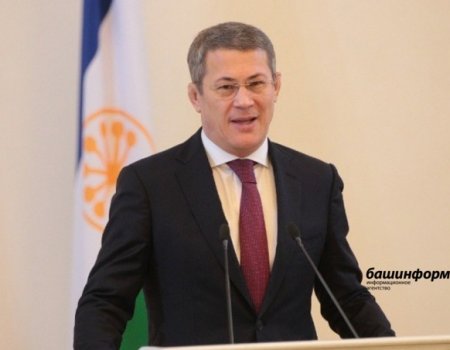 Глава Башкортостана занял первое место в рейтинге губернаторов ПФО за апрель 2022 года