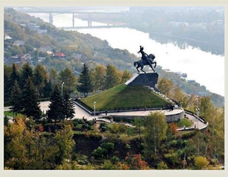 В Уфе на склоне у памятника Салавату Юлаеву случилось ЧП. Понадобилась помощь спасателей