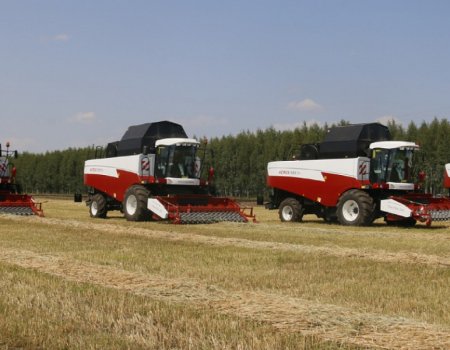К предстоящей жатве в Башкортостане подготовлено 3800 зерноуборочных комбайнов