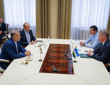 Радий Хабиров провел встречу с послом Ирана в России Каземом Джалали