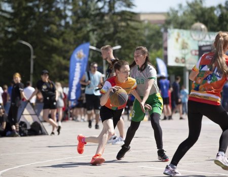 В Башкортостане в День физкультурника детям подарят 3500 баскетбольных мячей