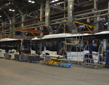 Радий Хабиров анонсировал появление более 60 новых автобусов в Уфе