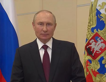 Владимир Путин обратился к россиянам по случаю Дня Государственного флага РФ