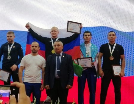 Радий Хабиров наградил борцов на поясах, принесших победу сборной России в Узбекистане
