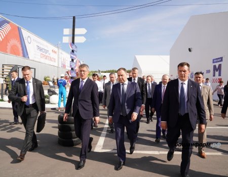 Премьер-министр Беларуси и Глава Башкортостана посетили выставку конгресса «Транспорт и строительство»