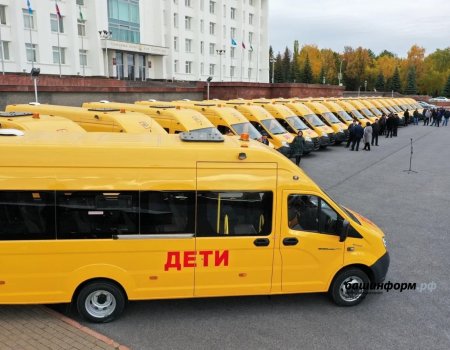 В районы Башкирии отправилась новая партия школьных автобусов