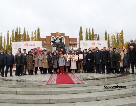 В Уфе в честь 103-й годовщины Мустая Карима состоялся торжественный митинг