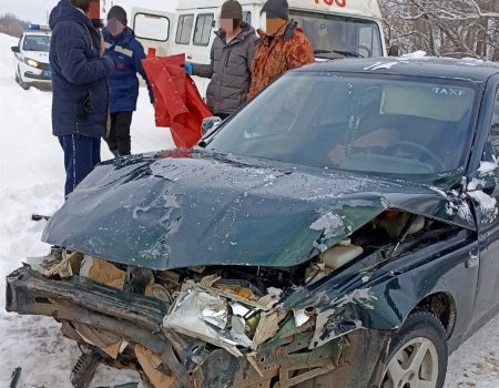 В Башкортостана снежный накат стал одной из причин встречного ДТП с участием двух «ВАЗов»