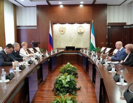 Глава Башкортостана провел встречу с заместителем руководителя Федерального казначейства