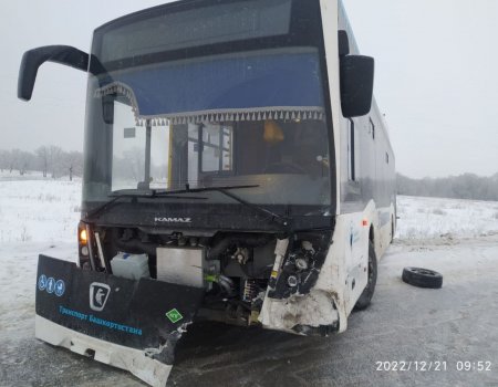 В Башкортостане в ДТП с пассажирским автобусом пострадал водитель из Chevrolet