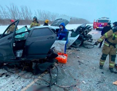 В Башкортостане в массовом ДТП на трассе погибли два человека, четверо госпитализированы