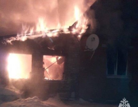 В Башкортостане в бревенчатом доме сгорел заживо 70-летний мужчина