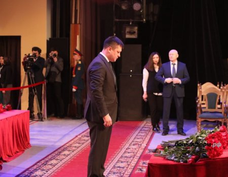 Мэр Уфы Ратмир Мавлиев отдал дань памяти первому президенту Башкортостана