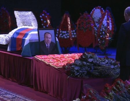 Владимир Путин предложил увековечить память Муртазы Рахимова