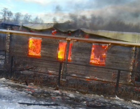 В Башкортостане сгорел деревянный частный дом