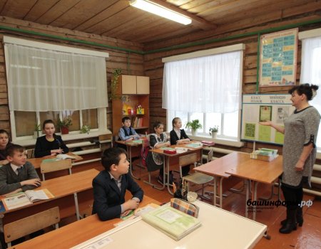 Все начинается с учителя: в Башкортостане дали старт Году педагога и наставника