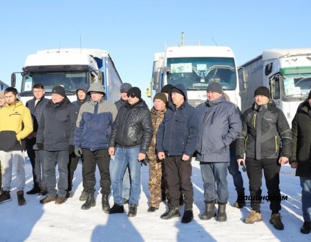 «Мужественные люди»: Глава Башкортостана поручил отметить везущих в зону СВО гуманитарный груз водителей