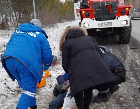 В Башкортостане спасатели деблокировали двоих пострадавших из искореженных машин
