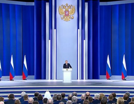 Целью информационных атак Запад выбрал молодое поколение России - Владимир Путин