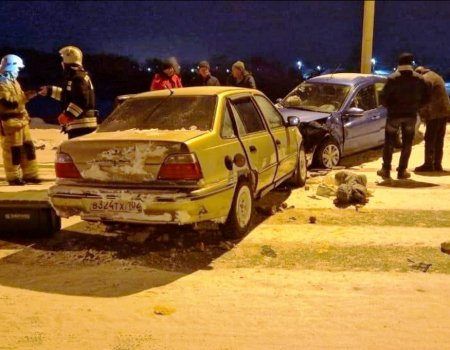 Легковые автомобили столкнулись лоб в лоб в Белебеевском районе Башкирии, есть пострадавшие