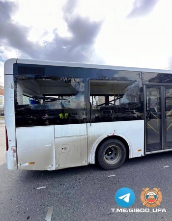 В Уфе столкнулись два переполненных пассажирских автобуса
