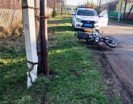 Пьяный водитель мопеда в селе Башкирии столкнулся с электроопорой