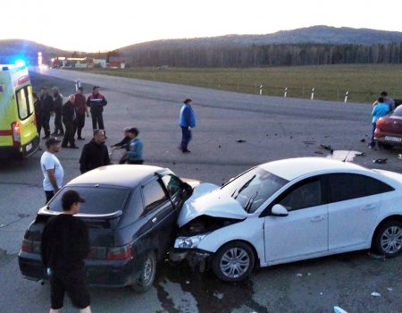 Столкнулись три легковых автомобиля в Башкирии