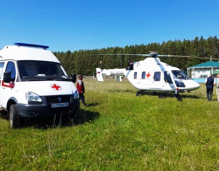 В Башкирии вертолет санитарной авиации прилетел на помощь 51-летнему пациенту