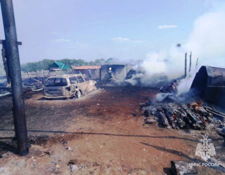 Сильный пожар в доме с детьми произошел в одной из деревень Башкирии