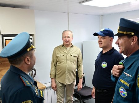 Андрей Назаров осмотрел парк техники поисково-спасательного отряда в Нуримановском районе и принял участие в пожарно-тактических учениях
