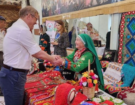 Радий Хабиров пожелал здоровья башкирским мастерицам — хранительницам национальной культуры