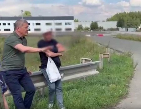 Появились видео переговоров Главы Башкирии с вооруженным гранатой мужчиной