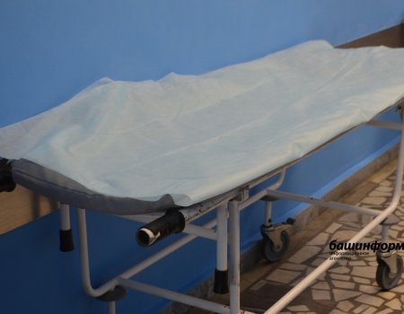 В Башкирии две 16-летние девочки попали в больницу с отравлением