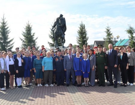 В Кармаскалинском районе Башкортостана отметили 124-летие Героя России Минигали Шаймуратова