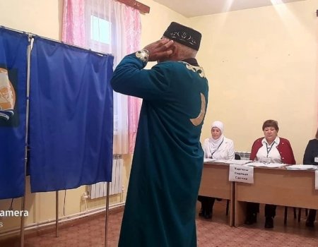 Танцы, выставки и долгожители. Как в Башкирии проходят первые часы голосования