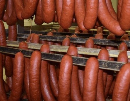 В Башкирии в халяльной колбасе трех производителей обнаружили свинину