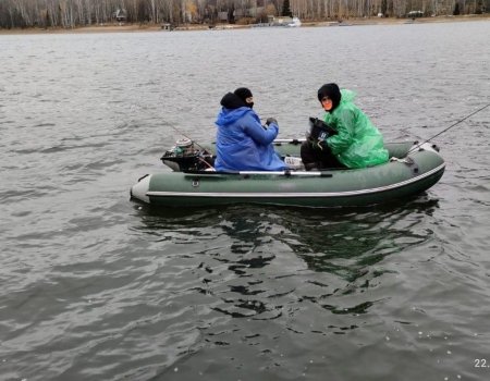В Башкирии на Павловском водохранилище пять рыбаков попали в беду