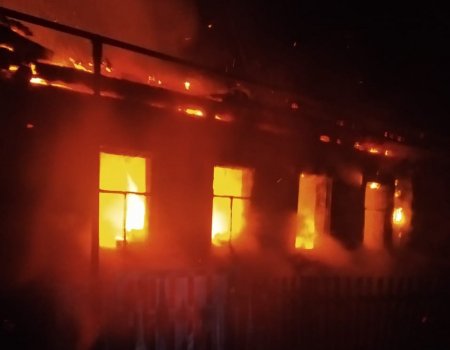 В Башкирии из-за неисправной печи сгорели два жилых дома, погиб мужчина