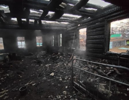 Остались только стены: пожар в Башкирии унес жизнь 46-летнего мужчины