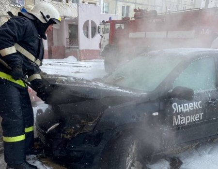 В Уфе на улице Софьи Перовской загорелось такси