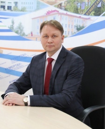 В отставку ушел мэр Кумертау Олег Фролов