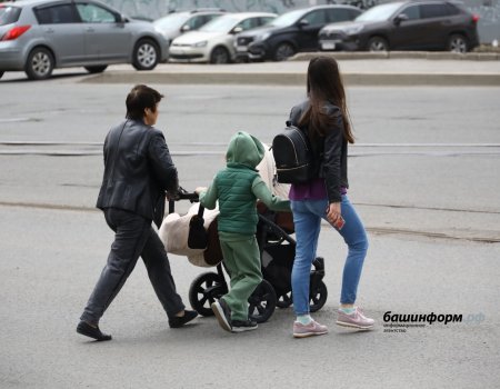 В России сохранят выплаты по уходу за ребенком для работающего родителя