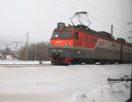Пассажир попытался запрыгнуть в движущийся поезд Уфа – Новый Уренгой