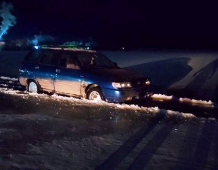 За 100 метров от берега: в Башкирии водитель припарковался на льду пруда и уснул
