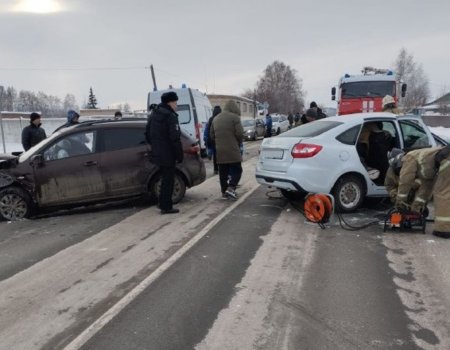 В Башкирии нетрезвый водитель с двумя детьми попали в смертельное ДТП